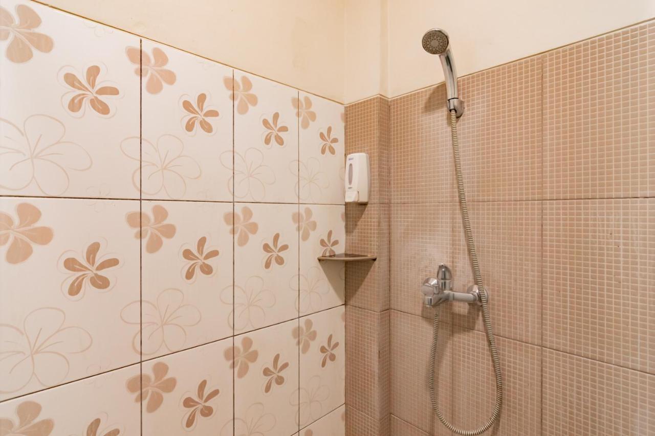Отель Reddoorz Premium Near Bandung Station Экстерьер фото