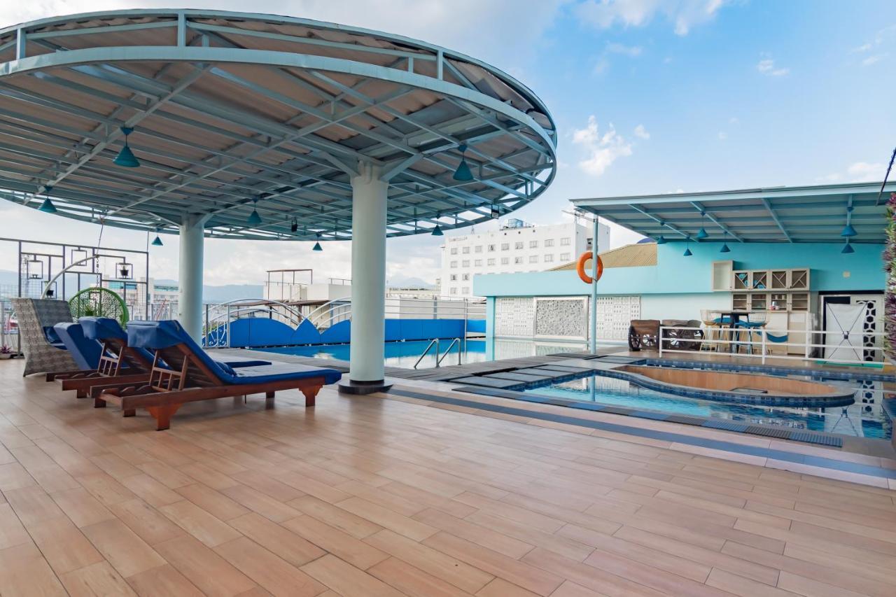 Отель Reddoorz Premium Near Bandung Station Экстерьер фото